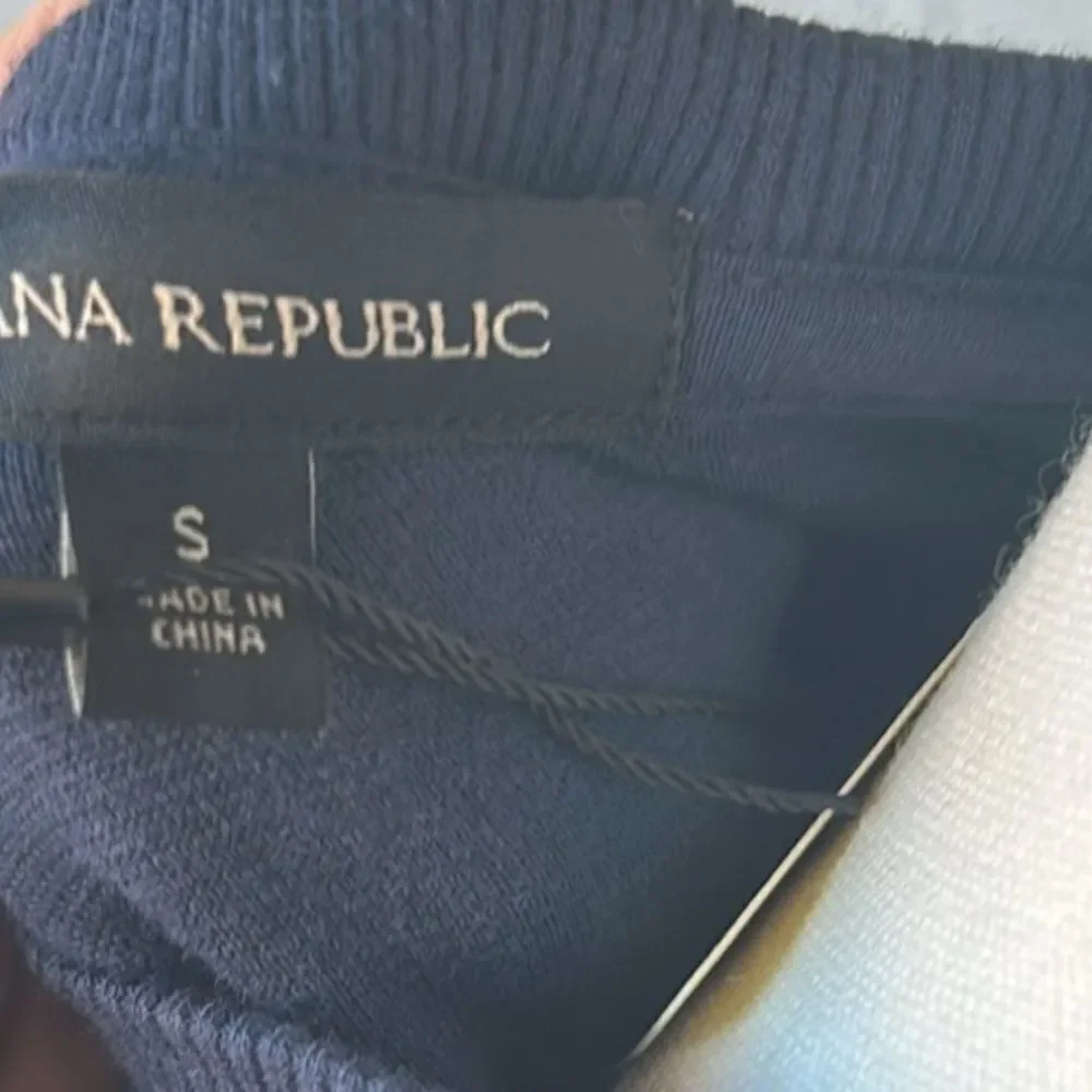 Banana Republic Men's Textured Double Knit Crew Pullover, Blue, Size Small, NWT